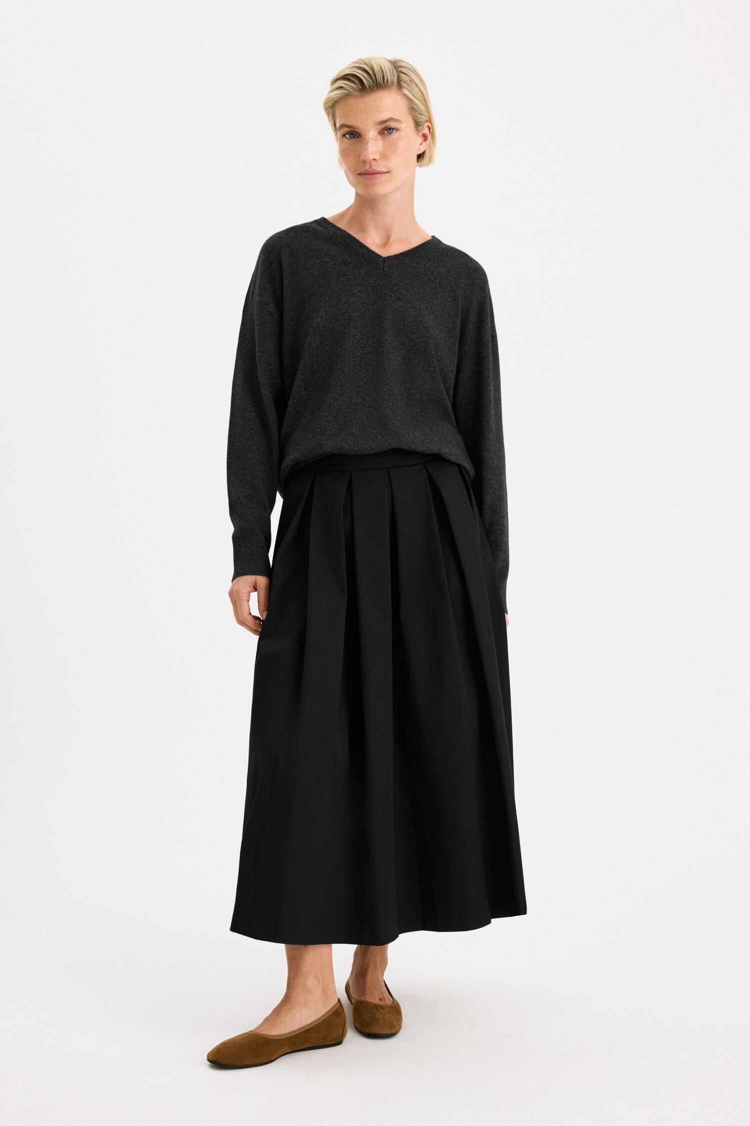 FILIPPA K SOFT WOOL V-NECK