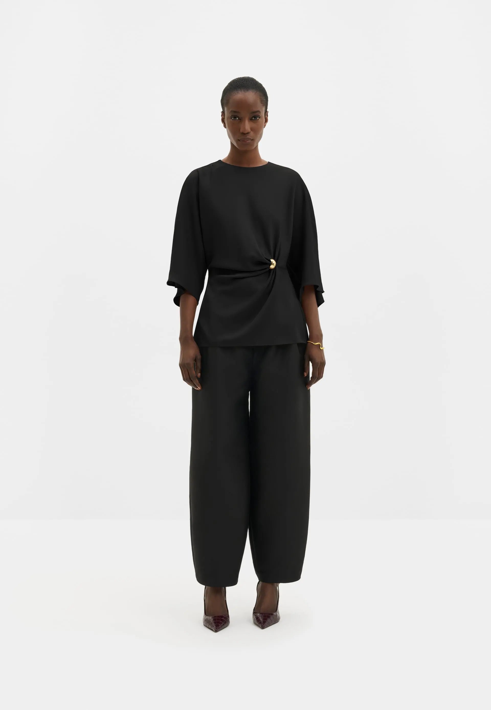 MALINA ZILLA BROOCH DETAILED BLOUSE