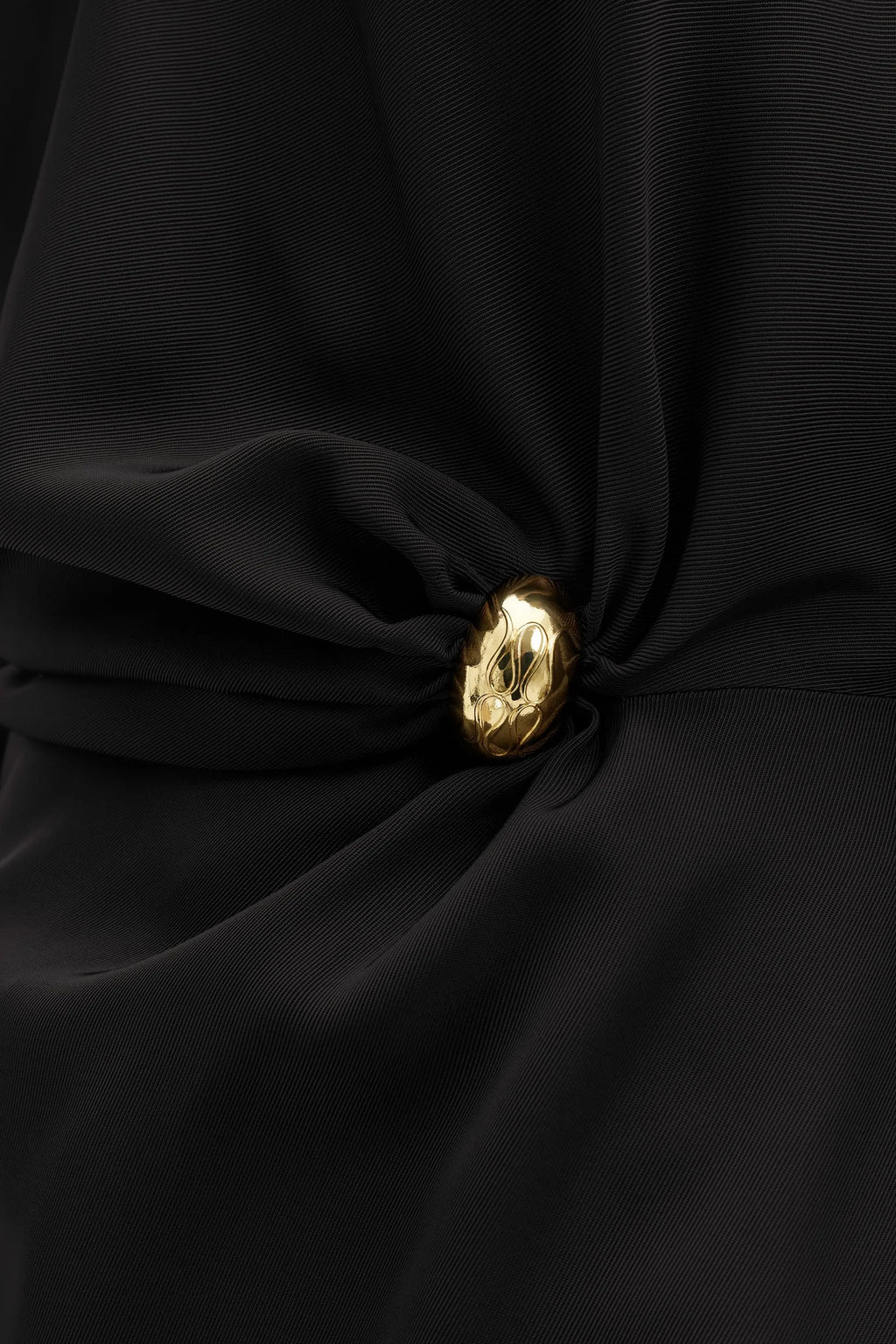 MALINA ZILLA BROOCH DETAILED BLOUSE
