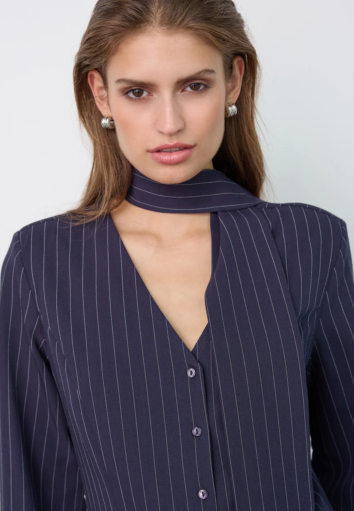 CO'COUTURE LICA PIN SCARF SHIRT